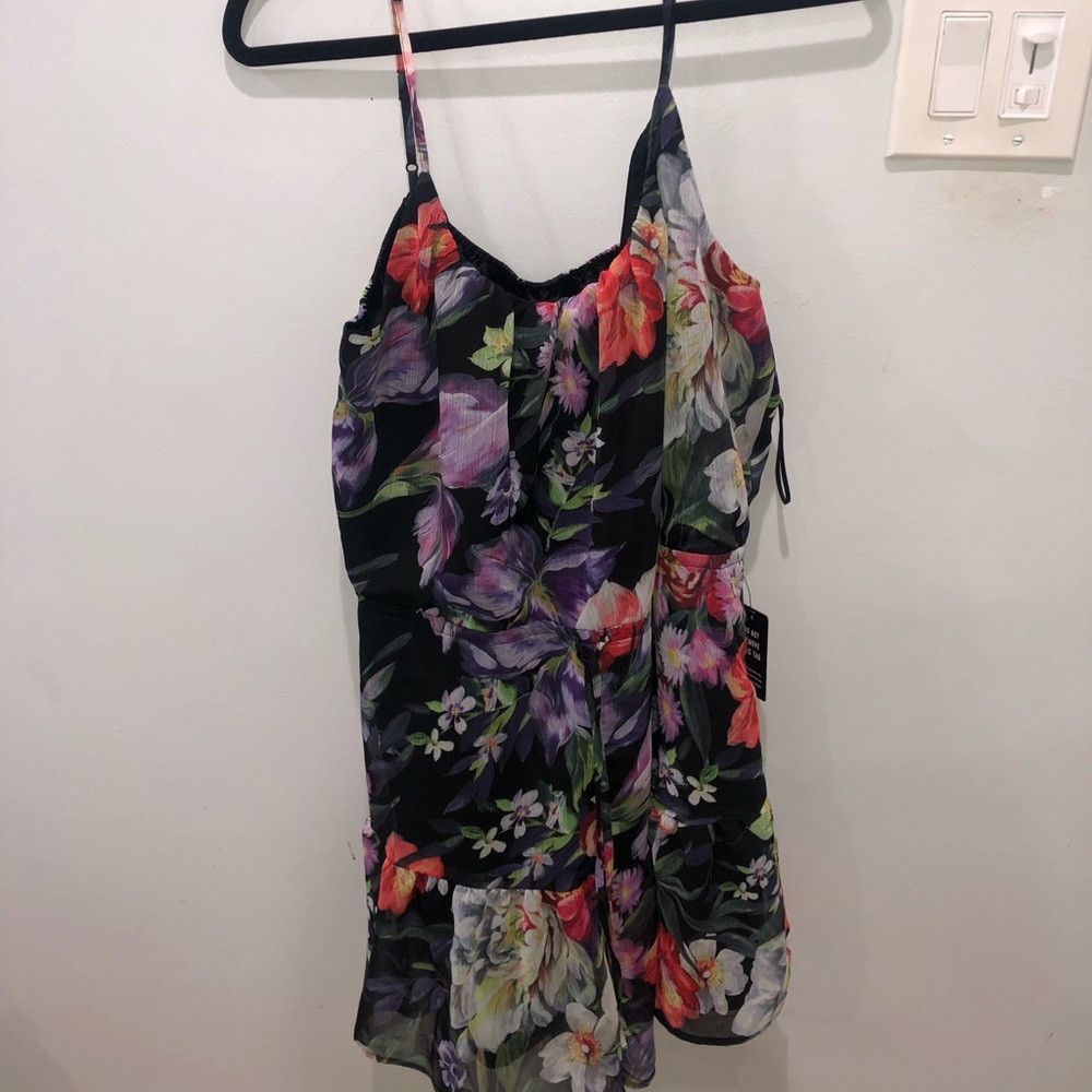 NWT EXPRESS FLORAL DRESS SIZE LARGE